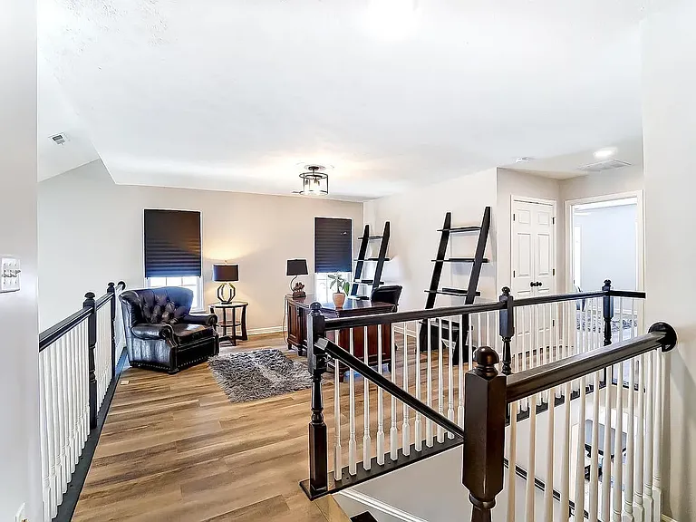 9766 Cobblewood Ct — Photo 12