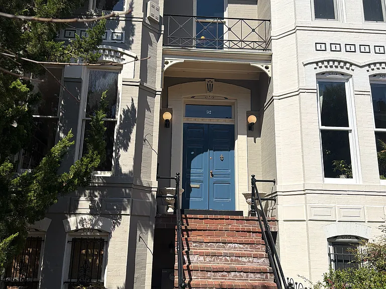 512 Constitution Ave NE #B — Photo 32