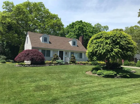 140 Paulanna Avenue, Bayport, NY 11705