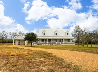 194 Sadie Ln, Round Top, TX 78954