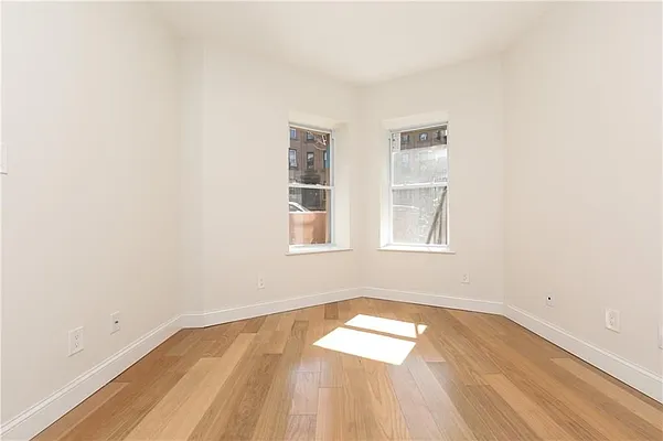 Rented by Remax Real Estate Professionals | media 32