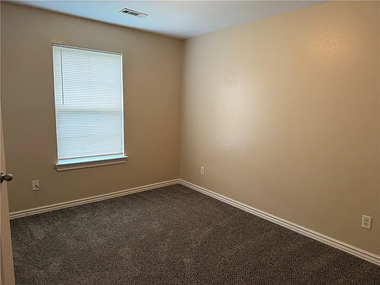 234 Graystone Cir — Photo 4
