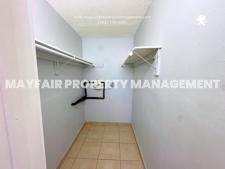100 NW 30th Ave #7 — Photo 8