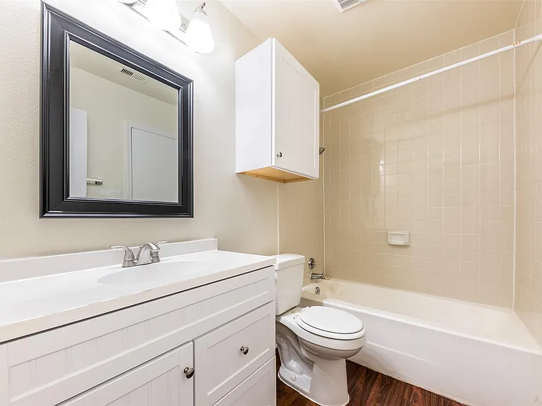 1304 Danbury Sq #A — Photo 10