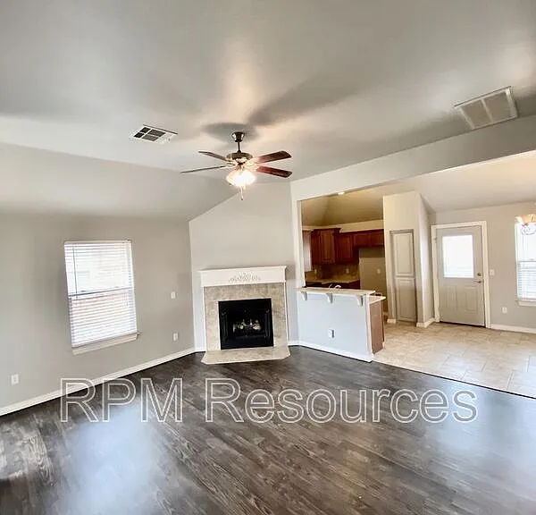 3708 New London Ave — Photo 5