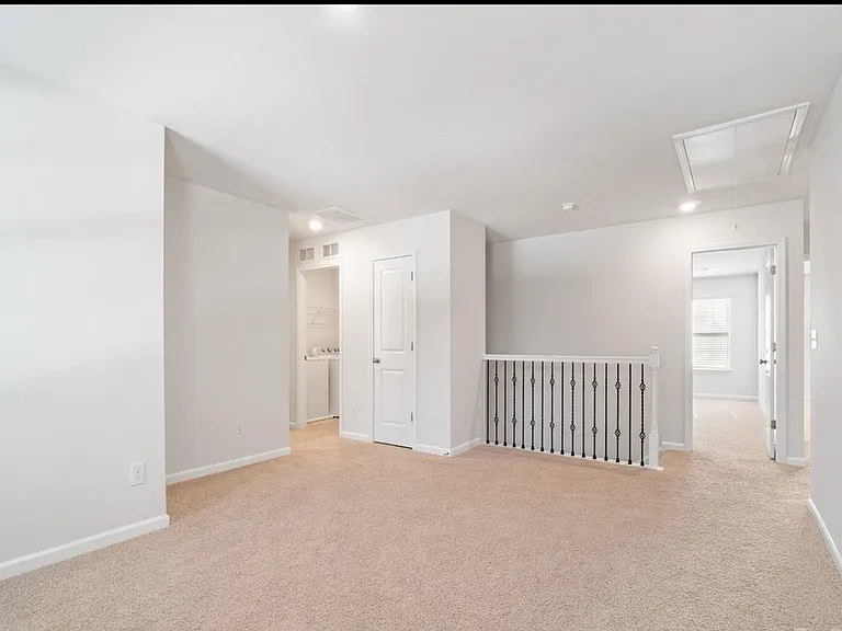 2132 Highland Knoll Dr — Photo 25