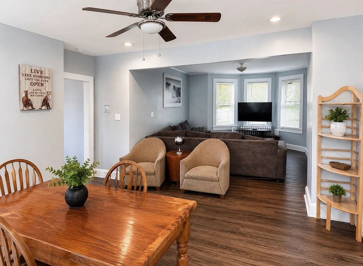 4 bed, 1800 sqft, $2,400 — Photo 2