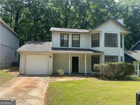 1165 Oaks Pl, Stone Mountain, GA 30083