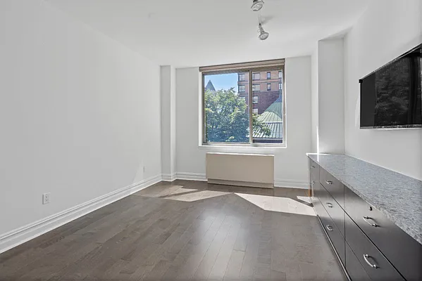 Rented by Level Group | media 10