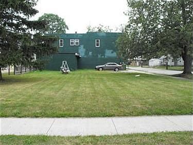 2nd image of 218 6th St