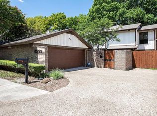 6239 Twin Oaks Cir, Dallas, TX 75240