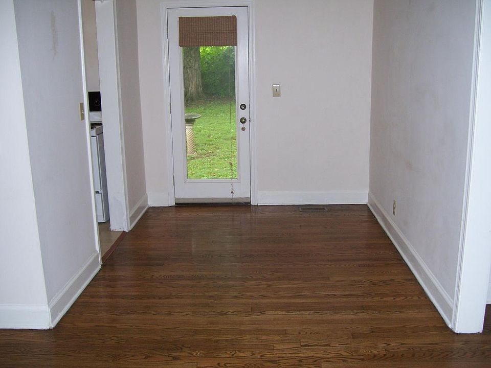 Building Photo 4
