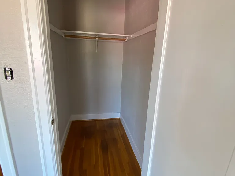 3334 SE Hawthorne Blvd #301 — Photo 8