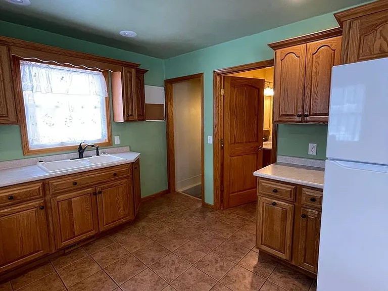 401 E Front St — Photo 3