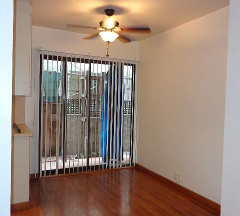 5th image of 933 Law St