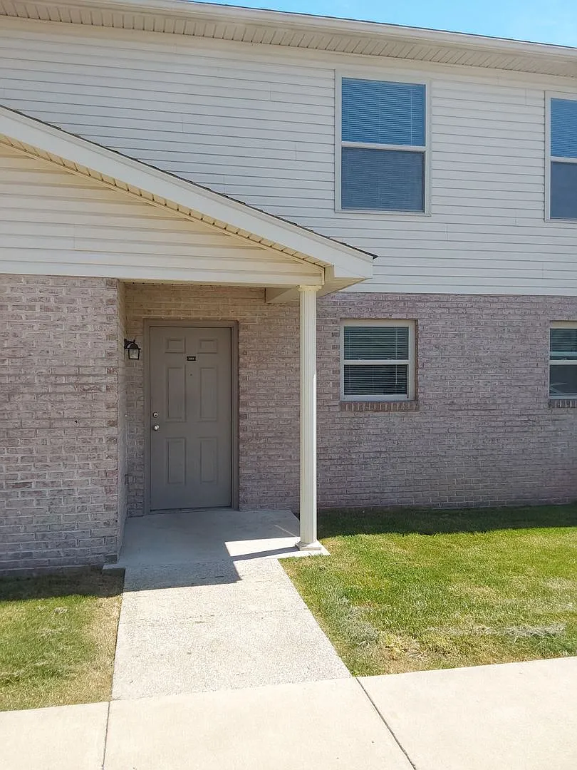 2 BR Glenn View — Photo 4