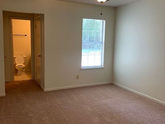 3rd image of 5 Wooddale Dr APT A