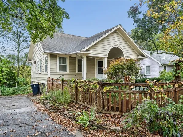 5007 Lydia Ave, Kansas City, MO 64110