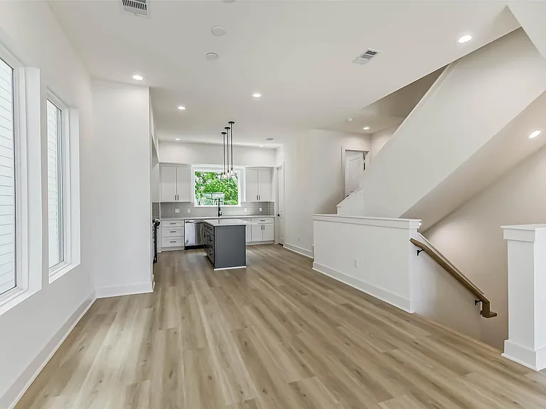 5703 Balbo St #F — Photo 19