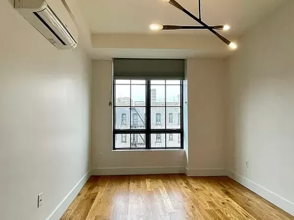 22 Ford Street image 10 of 25