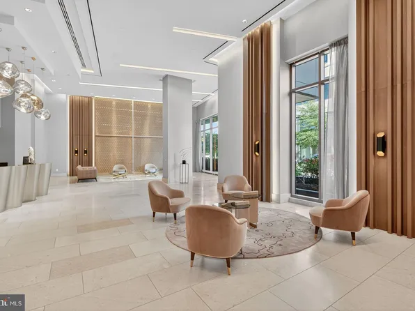 7887 Jones Branch Dr Unit 1904, McLean, VA 22102