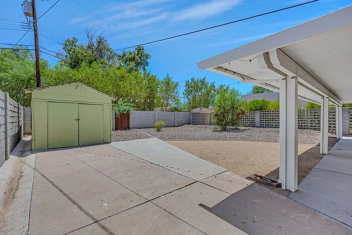 1209 E Meadowbrook Ave — Photo 27