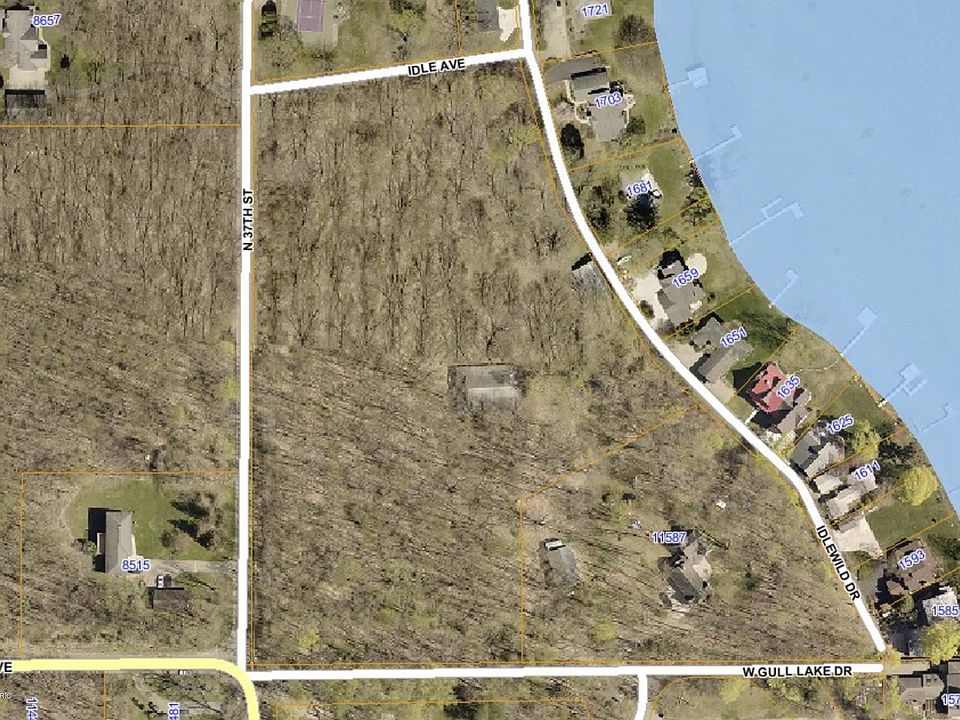 2nd image of 1681 Idlewild Dr