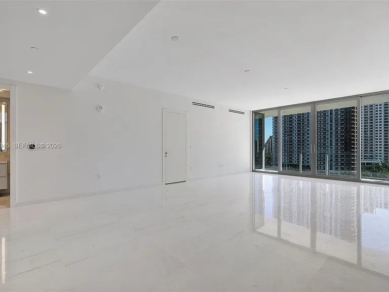 300 Biscayne Boulevard Way #803 — Photo 23