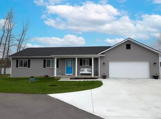 249 Lakeview Ct, Beaverton, MI 48612
