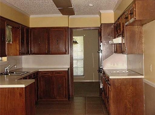 4th image of 2422 Somersworth Dr