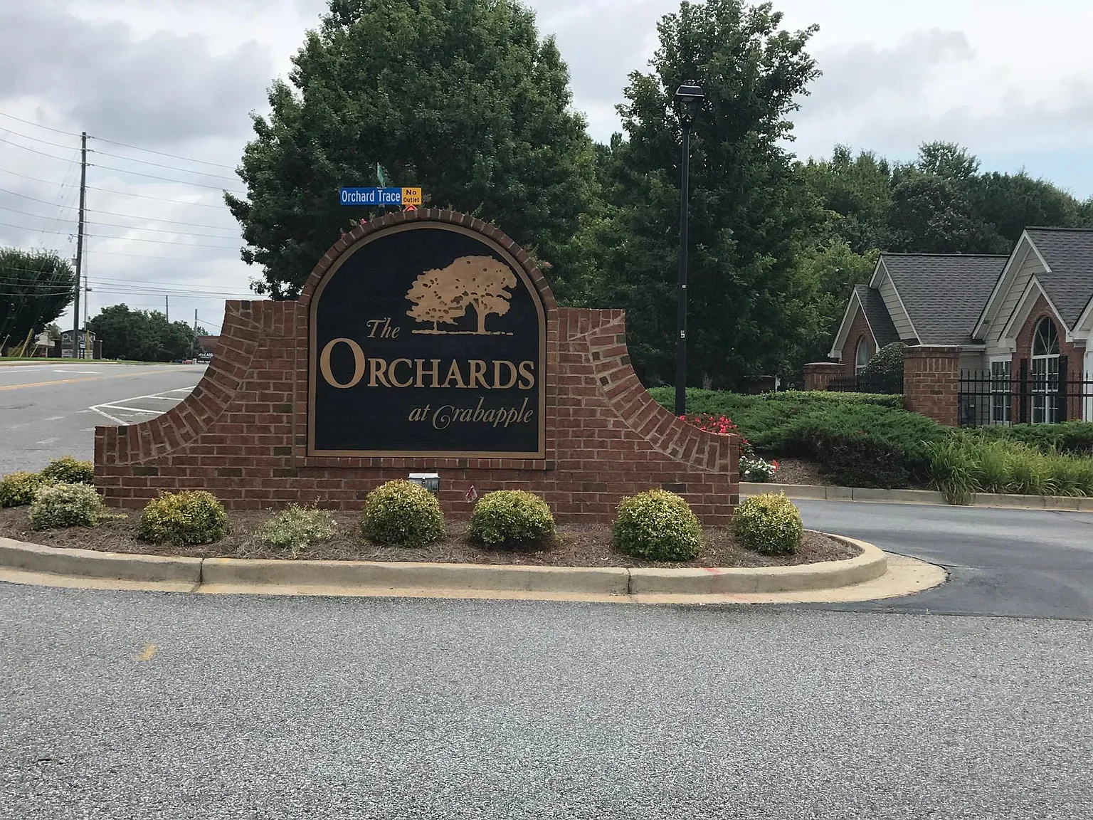 2 bed, 1330 sqft, $2,400 — Photo 3