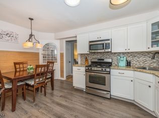 24 Monmouth Ct, Livingston, NJ 07039