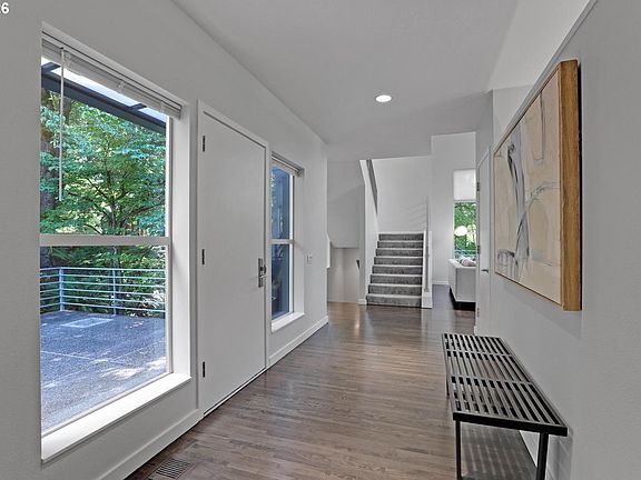 3rd image of 5144 SW Hewett Blvd