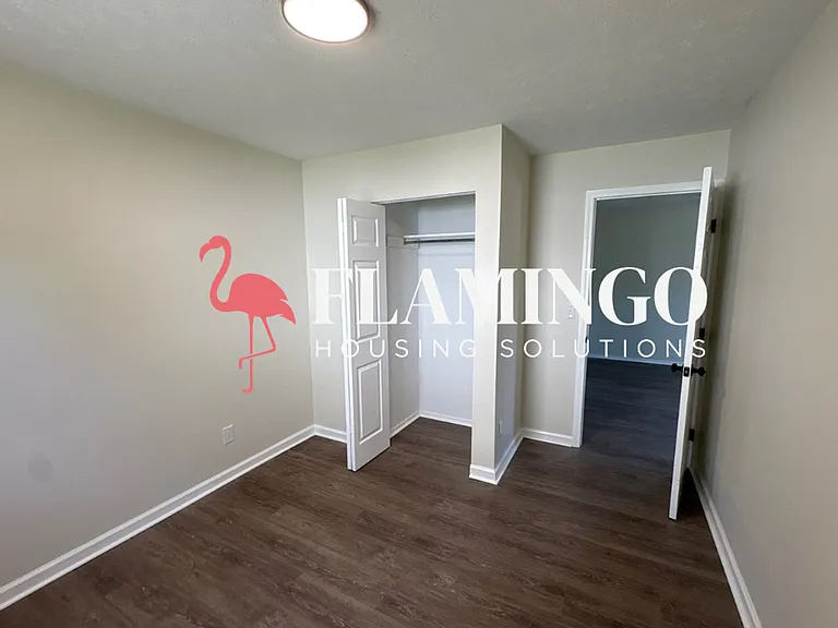 1272 Clement Ave — Photo 8