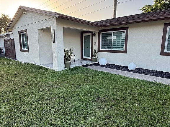 3rd image of 1711 N Anhinga Ln
