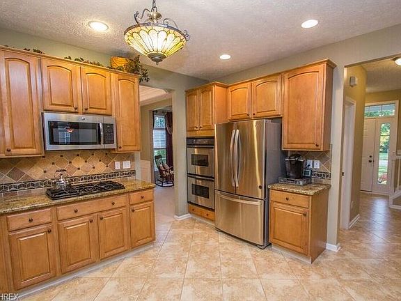 5th image of 32838 Sorrento Ln