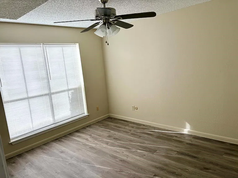 1900 Bay Area Blvd #175 — Photo 11
