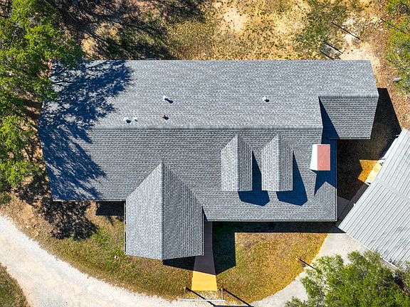 3rd image of 713 Lake Forest Rd.