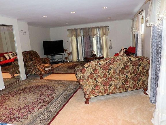 4th image of 2129 Ravenwood Dr