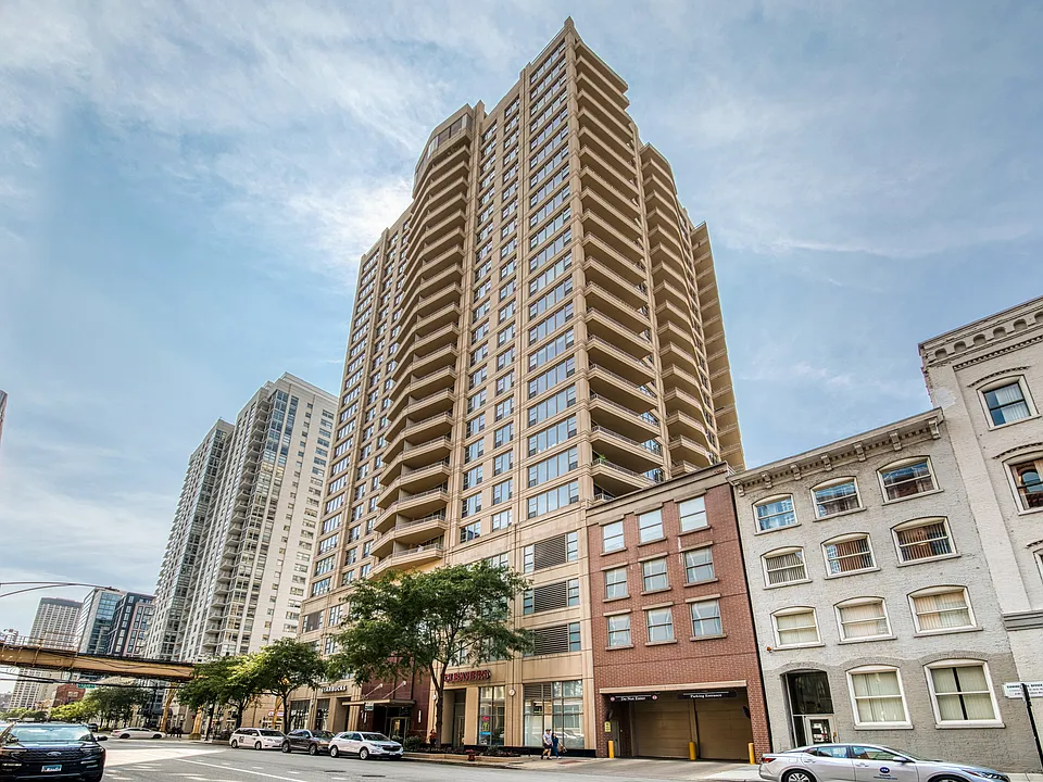 200 N Jefferson St #909