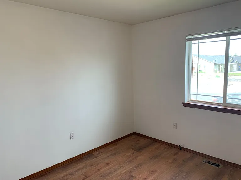 1013 N Pierce Dr — Photo 4