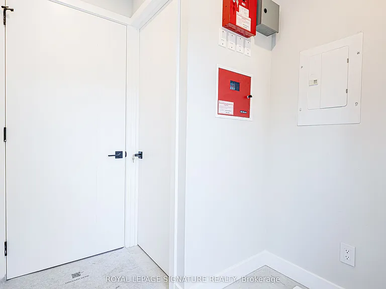 20 Kewbeach Ave #LANEWAY UPPER — Photo 3