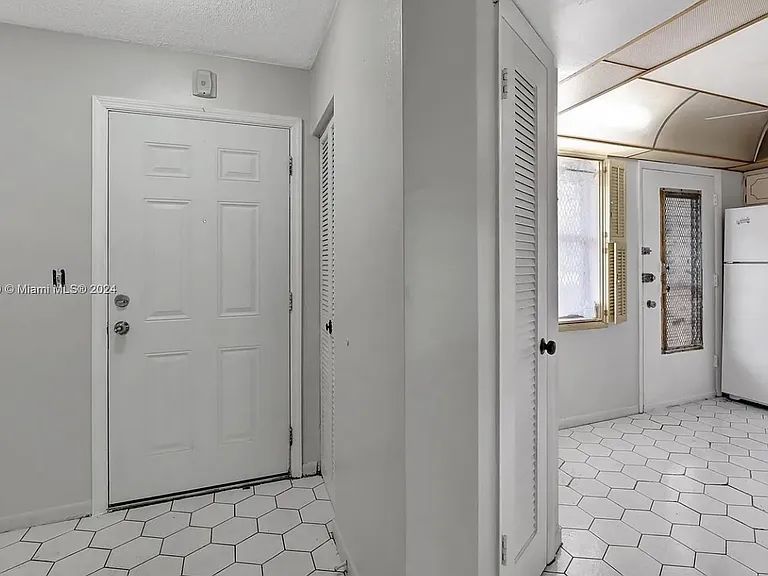1301 NE 191st St #F405 — Photo 10