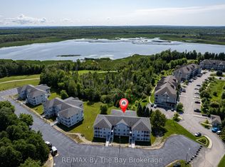 30 Mulligan Ln #8, Wasaga Beach, ON L9Z 1C4