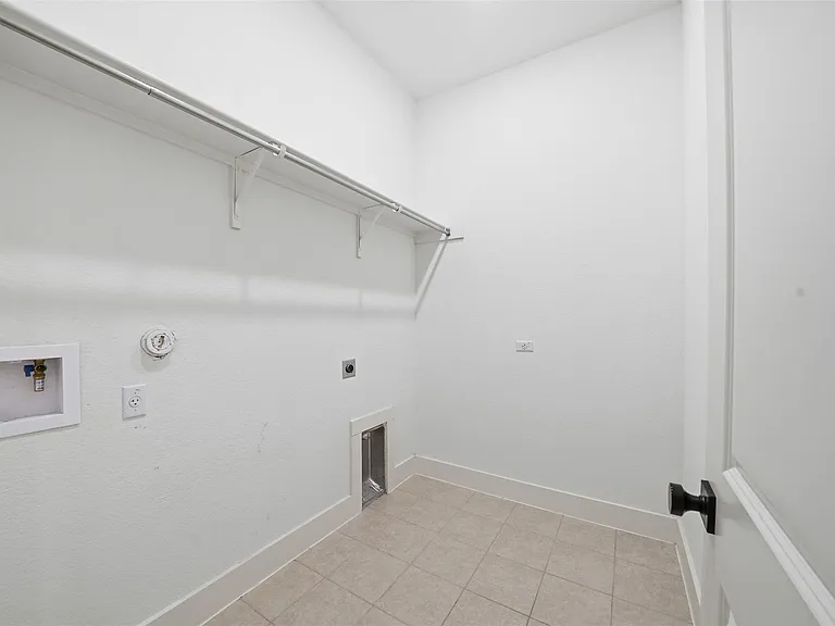 1220 Calendula Trl — Photo 31