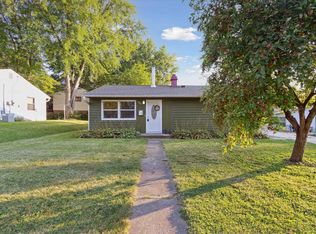 1417 Winter Dr, Freeport, IL 61032