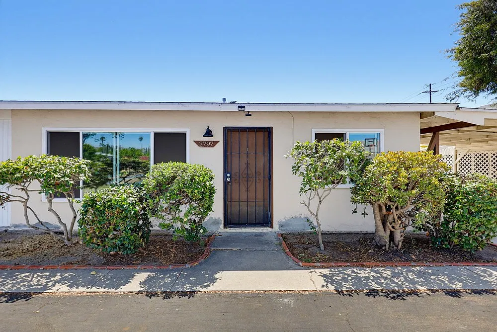 2 bed, 880 sqft, $2,450 — Photo 1