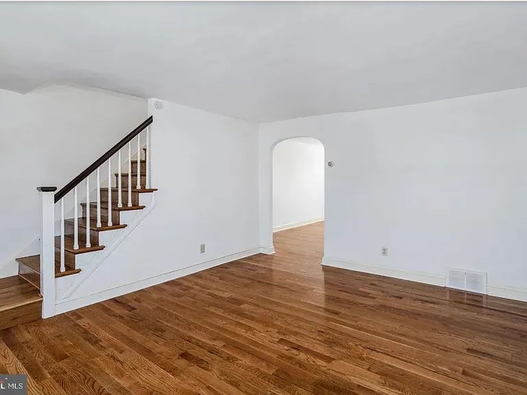 630 Cedar Ave — Photo 3