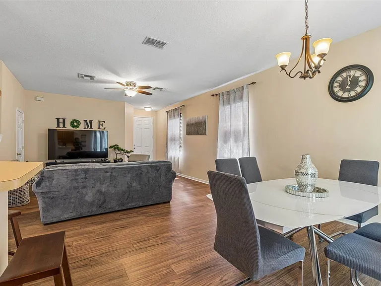 2401 Silvermoss Dr — Photo 12
