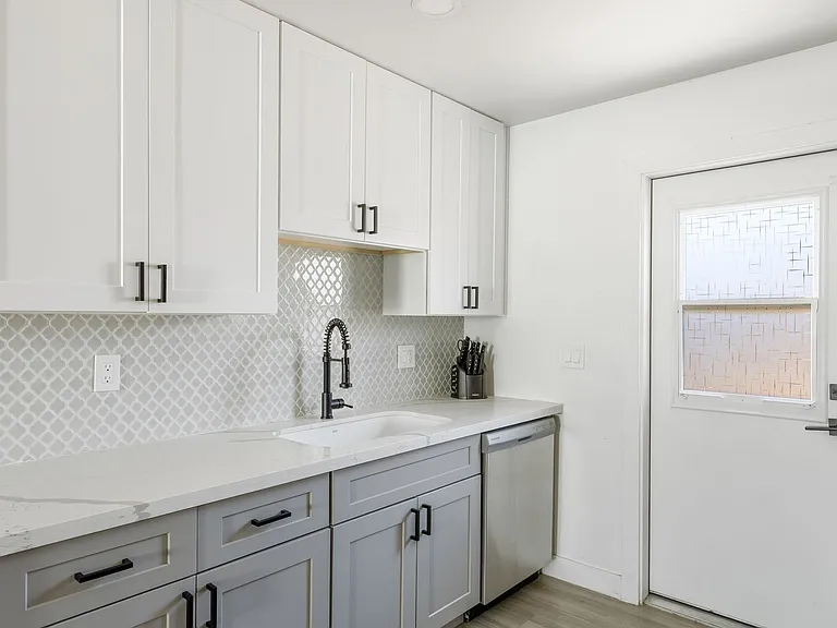 6616 E Avalon Dr — Photo 8